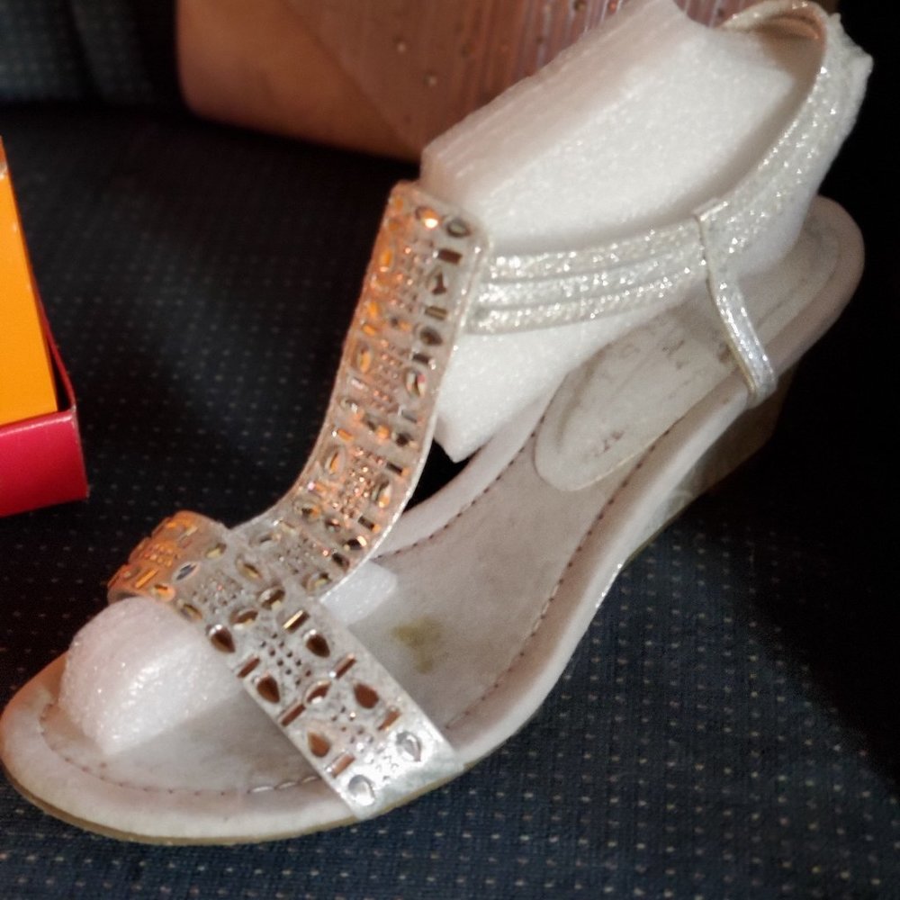 New York Transit dress sandal 8 1/2 and Envelope Clutch handbag-Silver